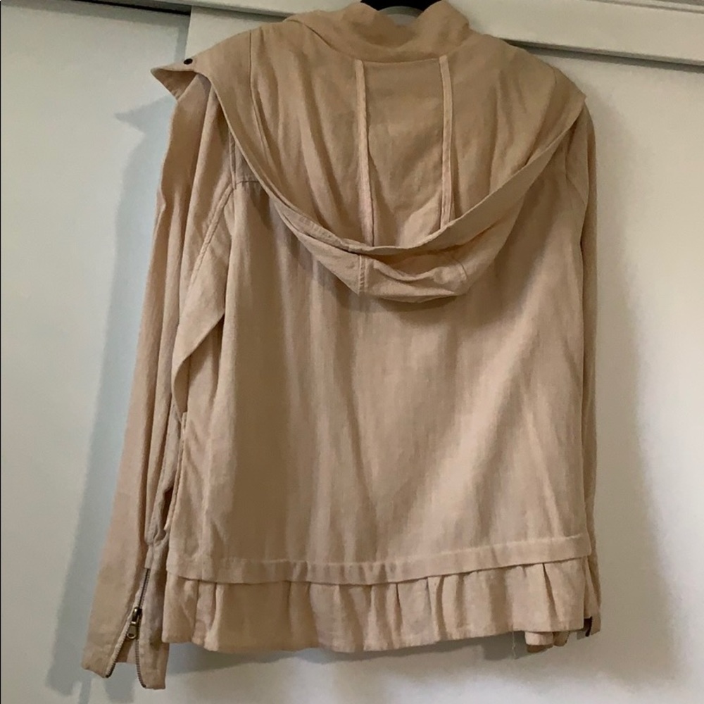 Tan jacket - Picture 4 of 5